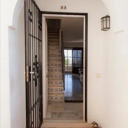 Agradable Adosado Con Piscina La Hidalga * Benalmádena