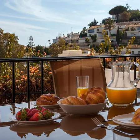 Agradable Adosado Con Piscina La Hidalga * Benalmádena
