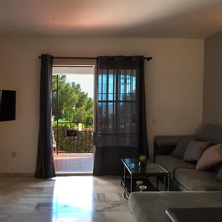 Semesterbostad Agradable Adosado Con Piscina La Hidalga *