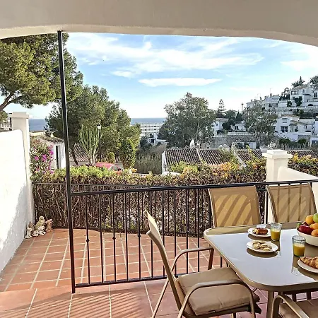 Agradable Adosado Con Piscina La Hidalga Hébergement de vacances *