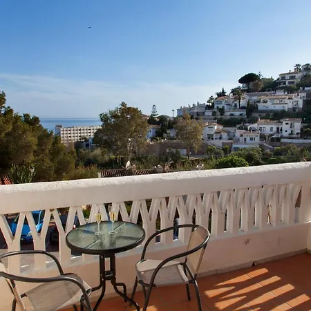 Hébergement de vacances Agradable Adosado Con Piscina La Hidalga
