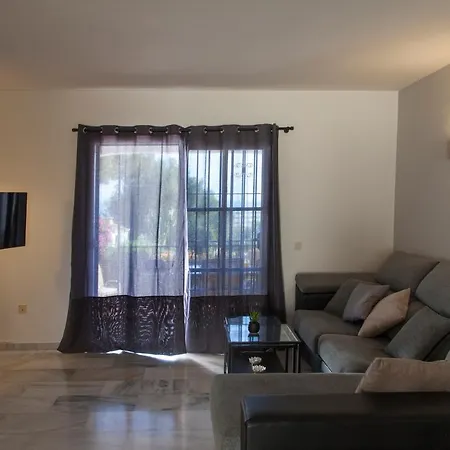 Agradable Adosado Con Piscina La Hidalga Hébergement de vacances