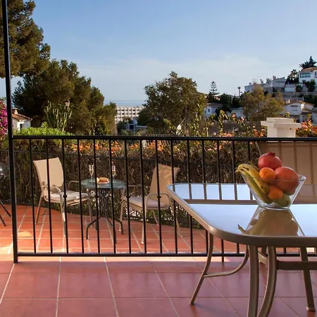 Agradable Adosado Con Piscina La Hidalga Сasa de vacaciones